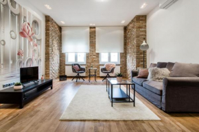Luxurious Danubeside Apartment for 4